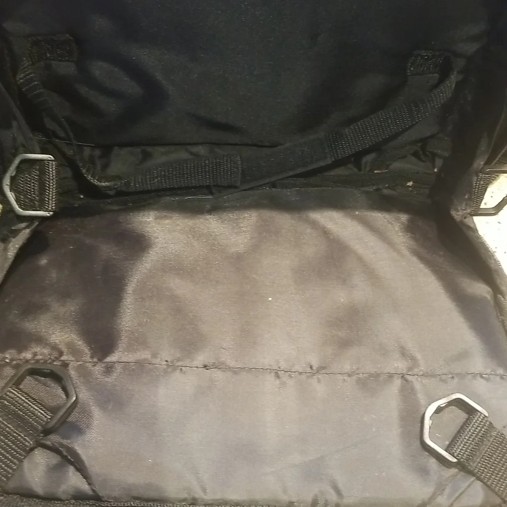 Media Bag great condition w/several zippered pockets & lay down workstation
